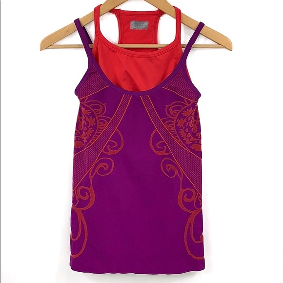 Athleta Tops - Athleta yoga tank with built in bra size medium
